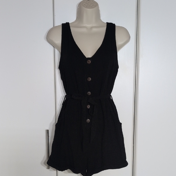 Black Sleeveless Jumpsuit - Picture 1 of 6